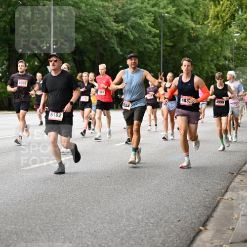 06.09.2026 - CURREX Alsterlauf Dr. Thomas Lammeyer http://msf.ph/oto/10114951 06.09.2026 09:09:04 Laufen 37001, 4333, 6182, 4332, 5862, 4584, 8638, 4833, 4999 meine-sportfotos.de