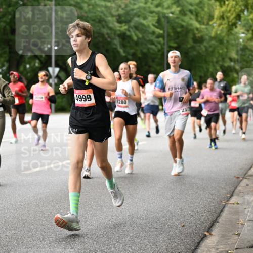 06.09.2026 - CURREX Alsterlauf Dr. Thomas Lammeyer http://msf.ph/oto/10114969 06.09.2026 09:09:06 Laufen 70, 3262, 3262, 4999, 280, 231 meine-sportfotos.de