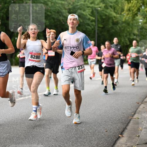 06.09.2026 - CURREX Alsterlauf Dr. Thomas Lammeyer http://msf.ph/oto/10114976 06.09.2026 09:09:07 Laufen 8049, 237, 8280, 5551, 237 meine-sportfotos.de