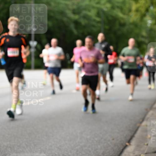 06.09.2026 - CURREX Alsterlauf Dr. Thomas Lammeyer http://msf.ph/oto/10114985 06.09.2026 09:09:08 Laufen 2373 meine-sportfotos.de