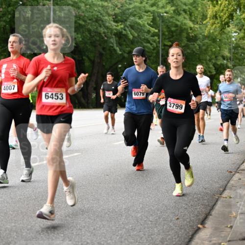 06.09.2026 - CURREX Alsterlauf Dr. Thomas Lammeyer http://msf.ph/oto/10115000 06.09.2026 09:09:12 Laufen 4007, 6453, 6287, 6079, 3799, 57, 58 meine-sportfotos.de