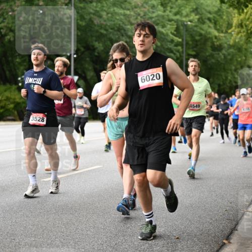 06.09.2026 - CURREX Alsterlauf Dr. Thomas Lammeyer http://msf.ph/oto/10115092 06.09.2026 09:09:43 Laufen 423, 2347, 6020, 3528, 8549, 4215 meine-sportfotos.de