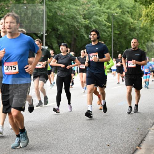06.09.2026 - CURREX Alsterlauf Dr. Thomas Lammeyer http://msf.ph/oto/10115123 06.09.2026 09:09:48 Laufen 8186, 621, 3075, 3886, 6327, 555 meine-sportfotos.de