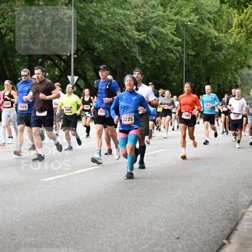 06.09.2026 - CURREX Alsterlauf Dr. Thomas Lammeyer http://msf.ph/oto/10115147 06.09.2026 09:09:52 Laufen 3051, 4690, 4268, 5029, 4267, 4005, 3693, 251, 5983, 3225, 82, 4326, 3591, 4316 meine-sportfotos.de