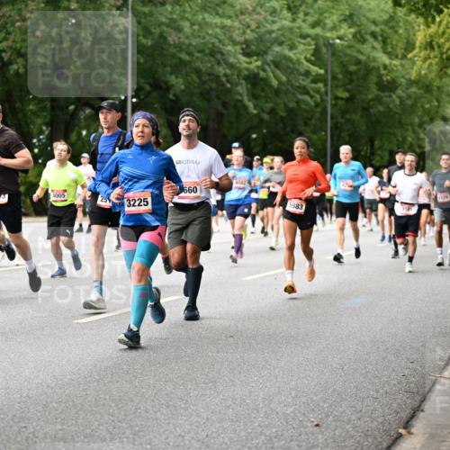 06.09.2026 - CURREX Alsterlauf Dr. Thomas Lammeyer http://msf.ph/oto/10115152 06.09.2026 09:09:52 Laufen 4082, 4690, 660, 5029, 5893, 4005, 3225, 5983, 326, 4316 meine-sportfotos.de