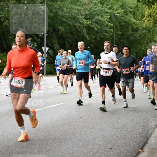 06.09.2026 - CURREX Alsterlauf Dr. Thomas Lammeyer http://msf.ph/oto/10115166 06.09.2026 09:09:55 Laufen 4267, 263, 5983, 82, 4021, 3591, 4326, 565, 4316, 3559 meine-sportfotos.de