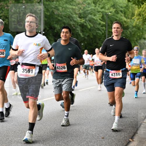 06.09.2026 - CURREX Alsterlauf Dr. Thomas Lammeyer http://msf.ph/oto/10115178 06.09.2026 09:09:56 Laufen 39, 6016, 230, 4021, 3591, 4326, 3144, 4316 meine-sportfotos.de