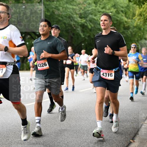 06.09.2026 - CURREX Alsterlauf Dr. Thomas Lammeyer http://msf.ph/oto/10115180 06.09.2026 09:09:57 Laufen 8250, 3591, 4326, 4316 meine-sportfotos.de