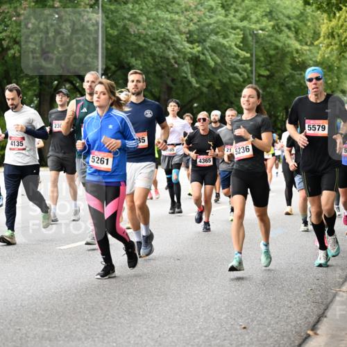 06.09.2026 - CURREX Alsterlauf Dr. Thomas Lammeyer http://msf.ph/oto/10115254 06.09.2026 09:10:08 Laufen 8107, 6216, 4135, 230, 5261, 35, 985, 4365, 21, 5236, 5579, 5596 meine-sportfotos.de