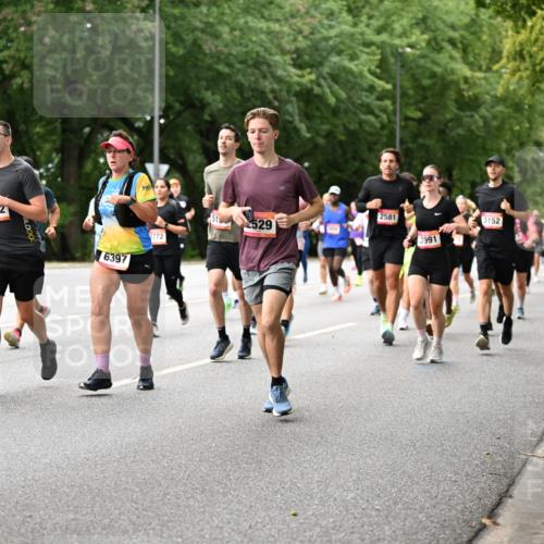 06.09.2026 - CURREX Alsterlauf Dr. Thomas Lammeyer http://msf.ph/oto/10115290 06.09.2026 09:10:13 Laufen 3042, 3028, 6397, 772, 2581, 51, 2529, 3991, 3152, 2405 meine-sportfotos.de