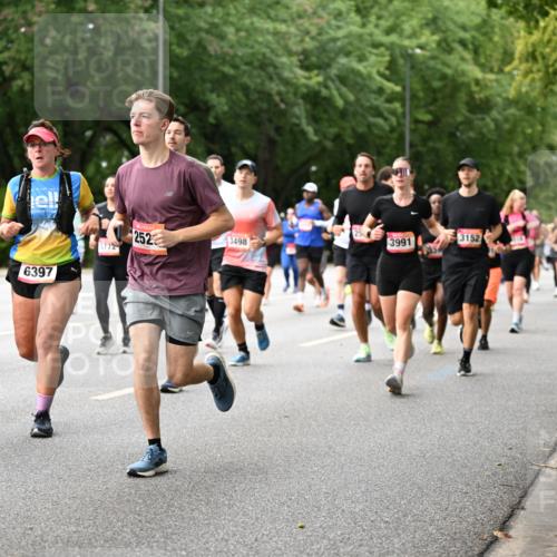 06.09.2026 - CURREX Alsterlauf Dr. Thomas Lammeyer http://msf.ph/oto/10115294 06.09.2026 09:10:14 Laufen 3042, 6397, 3152, 3991, 252, 3498 meine-sportfotos.de