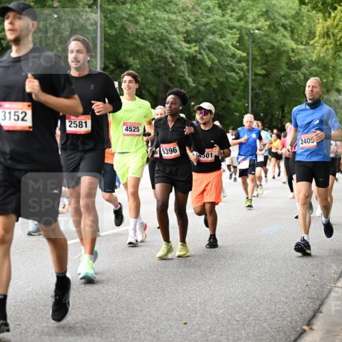 06.09.2026 - CURREX Alsterlauf Dr. Thomas Lammeyer http://msf.ph/oto/10115308 06.09.2026 09:10:16 Laufen 3152, 2581, 4525, 4465, 5396, 2405, 4501, 5823 meine-sportfotos.de
