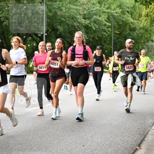 06.09.2026 - CURREX Alsterlauf Dr. Thomas Lammeyer http://msf.ph/oto/10115334 06.09.2026 09:10:20 Laufen 5677, 501, 6051, 3553, 578, 5823, 5976, 5250 meine-sportfotos.de