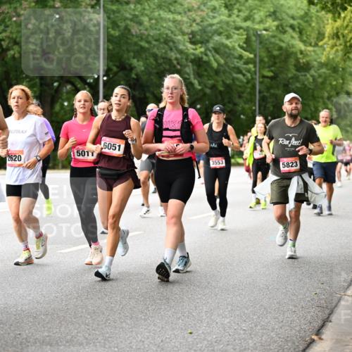 06.09.2026 - CURREX Alsterlauf Dr. Thomas Lammeyer http://msf.ph/oto/10115335 06.09.2026 09:10:20 Laufen 489, 5677, 5011, 2620, 6051, 3553, 5823, 5250 meine-sportfotos.de