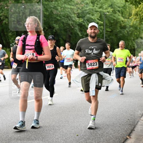 06.09.2026 - CURREX Alsterlauf Dr. Thomas Lammeyer http://msf.ph/oto/10115343 06.09.2026 09:10:22 Laufen 51, 77, 3518, 3553, 4262, 5823, 8226, 5976, 5250 meine-sportfotos.de
