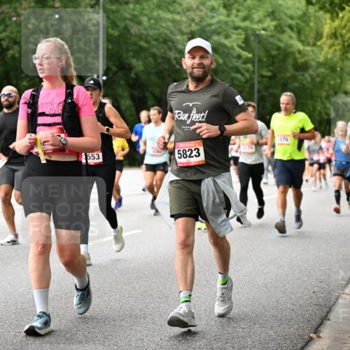 06.09.2026 - CURREX Alsterlauf Dr. Thomas Lammeyer http://msf.ph/oto/10115345 06.09.2026 09:10:22 Laufen 553, 5823, 976, 5250 meine-sportfotos.de
