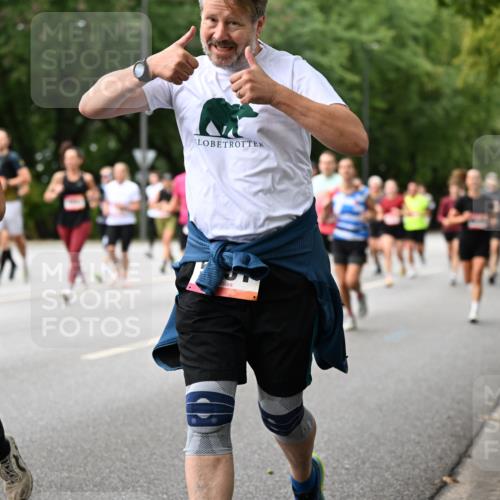 06.09.2026 - CURREX Alsterlauf Dr. Thomas Lammeyer http://msf.ph/oto/10115374 06.09.2026 09:10:26 Laufen  meine-sportfotos.de