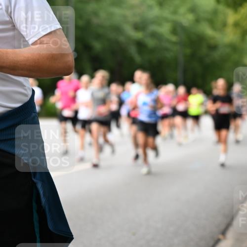 06.09.2026 - CURREX Alsterlauf Dr. Thomas Lammeyer http://msf.ph/oto/10115380 06.09.2026 09:10:27 Laufen  meine-sportfotos.de