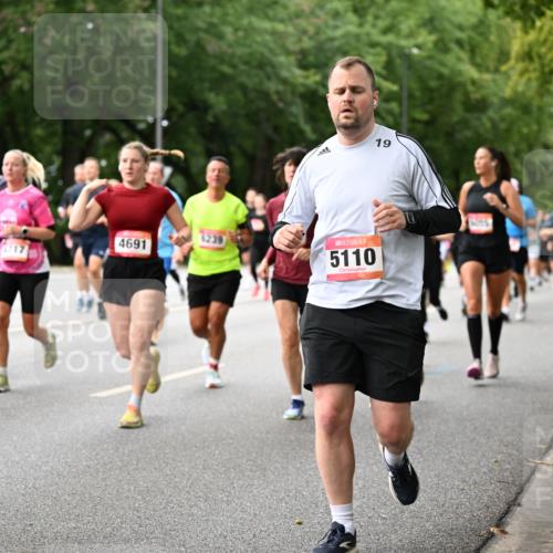 06.09.2026 - CURREX Alsterlauf Dr. Thomas Lammeyer http://msf.ph/oto/10115410 06.09.2026 09:10:31 Laufen 19, 3447, 4274, 4717, 4691, 5110 meine-sportfotos.de