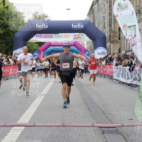 06.09.2026 - CURREX Alsterlauf Yannick Fuchs http://msf.ph/oto/10115435 06.09.2026 09:58:52 Ziel 2017, 2065, 2244, 2711, 3078, 3313, 3691, 4080, 4081, 4299, 5557, 5661, 5764, 5810, 5964, 6111, 6311 meine-sportfotos.de