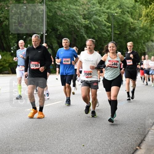 06.09.2026 - CURREX Alsterlauf Dr. Thomas Lammeyer http://msf.ph/oto/10115453 06.09.2026 09:10:37 Laufen 2396, 4225, 4577, 2780, 6282, 2309, 546, 3661 meine-sportfotos.de