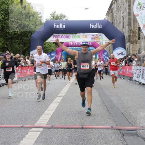 06.09.2026 - CURREX Alsterlauf Yannick Fuchs http://msf.ph/oto/10115479 06.09.2026 09:58:53 Ziel 2017, 2065, 2244, 2711, 3078, 3313, 3691, 4048, 4080, 4081, 4299, 4779, 5557, 5661, 5764, 5964, 6111, 6311 meine-sportfotos.de