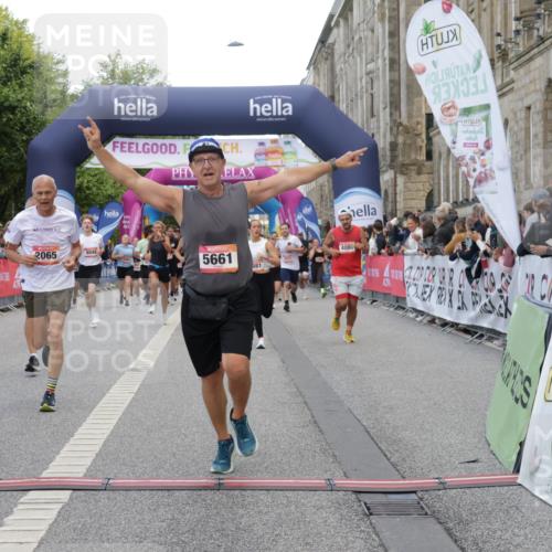 06.09.2026 - CURREX Alsterlauf Yannick Fuchs http://msf.ph/oto/10115505 06.09.2026 09:58:53 Ziel 2017, 2065, 2244, 2711, 3078, 3313, 3691, 4048, 4080, 4081, 4299, 4779, 5557, 5661, 5764, 5964, 6111, 6311 meine-sportfotos.de