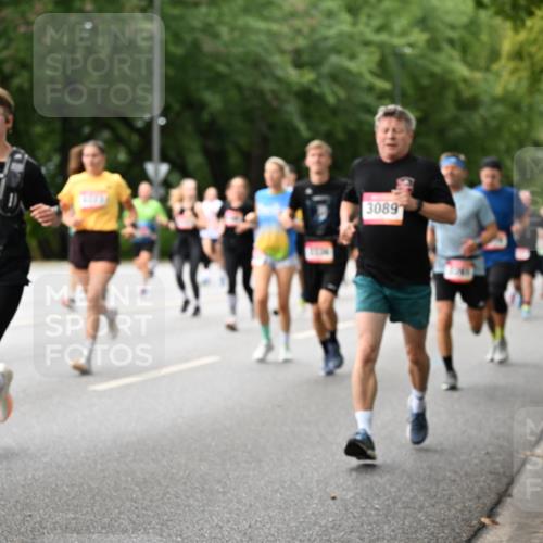 06.09.2026 - CURREX Alsterlauf Dr. Thomas Lammeyer http://msf.ph/oto/10115512 06.09.2026 09:10:45 Laufen 3089, 217 meine-sportfotos.de