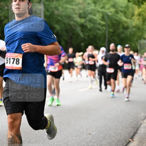 06.09.2026 - CURREX Alsterlauf Dr. Thomas Lammeyer http://msf.ph/oto/10115532 06.09.2026 09:10:48 Laufen 5178 meine-sportfotos.de