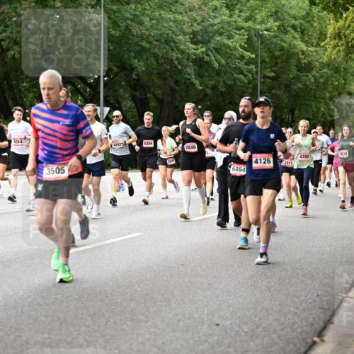 06.09.2026 - CURREX Alsterlauf Dr. Thomas Lammeyer http://msf.ph/oto/10115536 06.09.2026 09:10:48 Laufen 2630, 5314, 3505, 97, 4092, 6204, 2040, 2849, 4760, 4126, 2311, 6464, 5939 meine-sportfotos.de