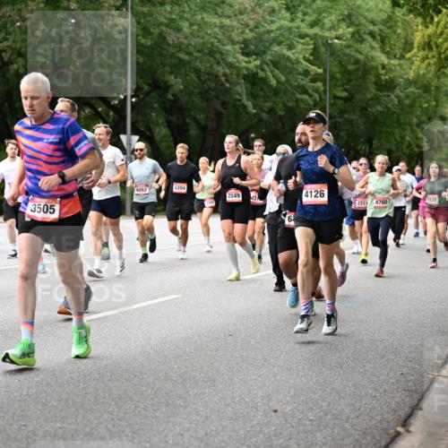 06.09.2026 - CURREX Alsterlauf Dr. Thomas Lammeyer http://msf.ph/oto/10115537 06.09.2026 09:10:48 Laufen 26, 3505, 4092, 6204, 2849, 4126, 2311, 4760, 5939, 2485 meine-sportfotos.de