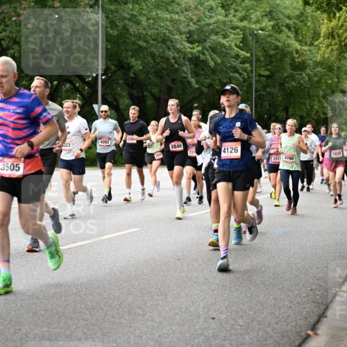 06.09.2026 - CURREX Alsterlauf Dr. Thomas Lammeyer http://msf.ph/oto/10115538 06.09.2026 09:10:48 Laufen 47, 263, 82, 3505, 6204, 4092, 323, 2849, 2040, 231, 4126, 2311, 4760, 5939, 2485 meine-sportfotos.de