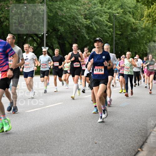 06.09.2026 - CURREX Alsterlauf Dr. Thomas Lammeyer http://msf.ph/oto/10115539 06.09.2026 09:10:49 Laufen 4147, 263, 3505, 41, 6204, 8323, 2849, 4092, 2310, 5939, 4760, 2485, 4126, 231 meine-sportfotos.de