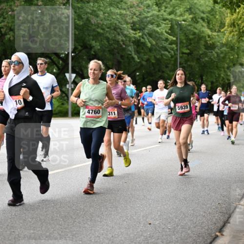 06.09.2026 - CURREX Alsterlauf Dr. Thomas Lammeyer http://msf.ph/oto/10115558 06.09.2026 09:10:51 Laufen 6189, 10, 2023, 4760, 311, 2733, 5939, 2491, 2485 meine-sportfotos.de