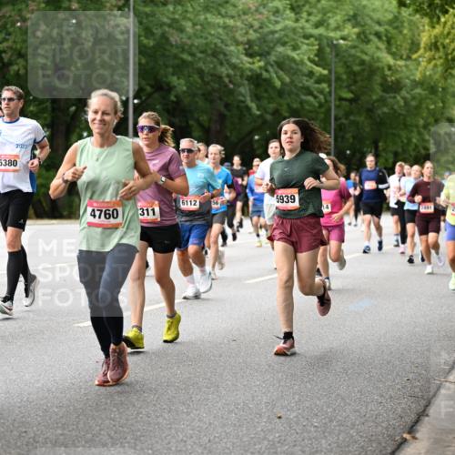 06.09.2026 - CURREX Alsterlauf Dr. Thomas Lammeyer http://msf.ph/oto/10115562 06.09.2026 09:10:52 Laufen 810, 5380, 2023, 6112, 56, 5939, 4760, 311, 14, 2491, 2485 meine-sportfotos.de