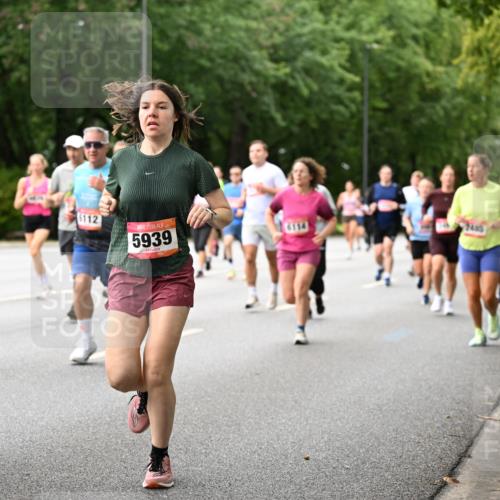 06.09.2026 - CURREX Alsterlauf Dr. Thomas Lammeyer http://msf.ph/oto/10115570 06.09.2026 09:10:53 Laufen 2311, 5112, 5939 meine-sportfotos.de
