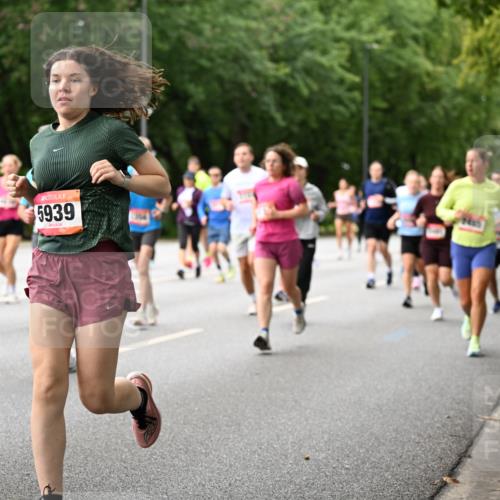 06.09.2026 - CURREX Alsterlauf Dr. Thomas Lammeyer http://msf.ph/oto/10115572 06.09.2026 09:10:53 Laufen 5939 meine-sportfotos.de