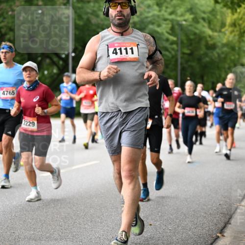 06.09.2026 - CURREX Alsterlauf Dr. Thomas Lammeyer http://msf.ph/oto/10115627 06.09.2026 09:11:01 Laufen 4765, 2229, 4111 meine-sportfotos.de