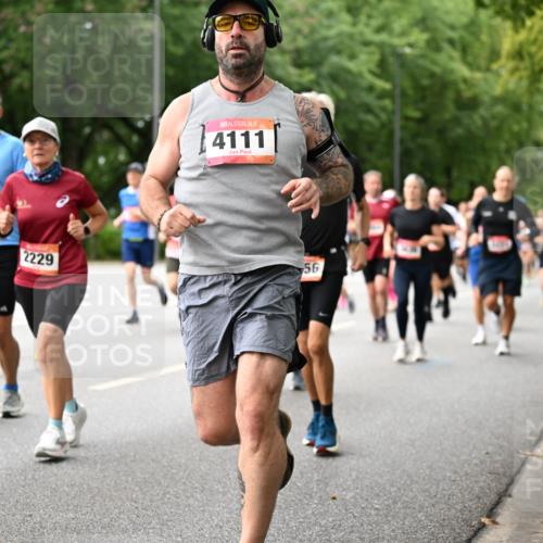 06.09.2026 - CURREX Alsterlauf Dr. Thomas Lammeyer http://msf.ph/oto/10115628 06.09.2026 09:11:01 Laufen 4765, 2229, 4111, 56 meine-sportfotos.de