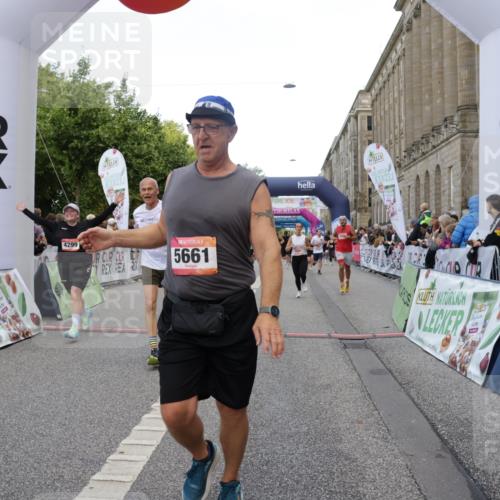 06.09.2026 - CURREX Alsterlauf Yannick Fuchs http://msf.ph/oto/10115631 06.09.2026 09:58:55 Ziel 2017, 2065, 2244, 2711, 3049, 3078, 3313, 3323, 3691, 4048, 4080, 4081, 4299, 4605, 4779, 5099, 5100, 5557, 5661, 6111, 6311 meine-sportfotos.de