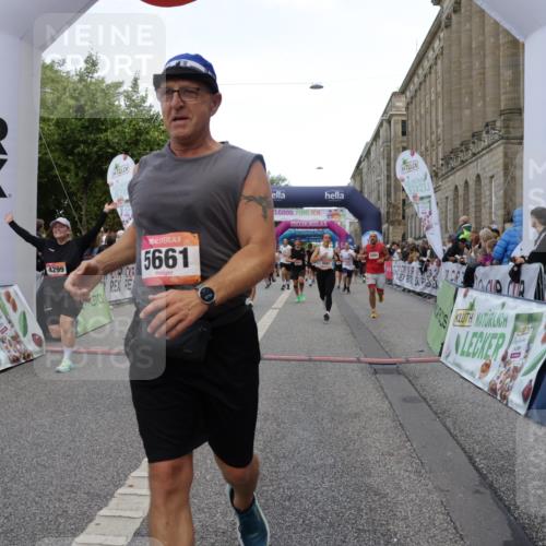 06.09.2026 - CURREX Alsterlauf Yannick Fuchs http://msf.ph/oto/10115640 06.09.2026 09:58:55 Ziel 2017, 2065, 2244, 2711, 3049, 3078, 3313, 3323, 3691, 4048, 4080, 4081, 4299, 4605, 4779, 5099, 5100, 5557, 5661, 6111, 6311 meine-sportfotos.de