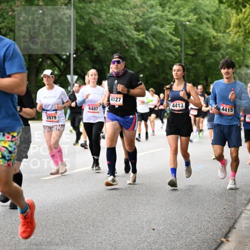 06.09.2026 - CURREX Alsterlauf Dr. Thomas Lammeyer http://msf.ph/oto/10115660 06.09.2026 09:11:06 Laufen 5986, 4127, 4413, 6447, 4415, 2548, 2979 meine-sportfotos.de