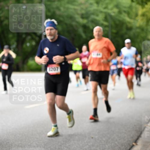 06.09.2026 - CURREX Alsterlauf Dr. Thomas Lammeyer http://msf.ph/oto/10115745 06.09.2026 09:11:21 Laufen 1207 meine-sportfotos.de