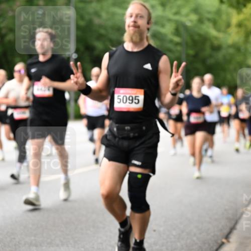 06.09.2026 - CURREX Alsterlauf Dr. Thomas Lammeyer http://msf.ph/oto/10115795 06.09.2026 09:11:29 Laufen 5095 meine-sportfotos.de