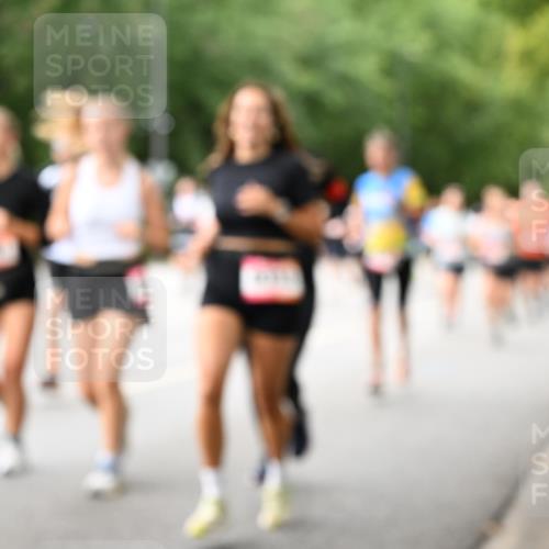 06.09.2026 - CURREX Alsterlauf Dr. Thomas Lammeyer http://msf.ph/oto/10115817 06.09.2026 09:11:33 Laufen  meine-sportfotos.de