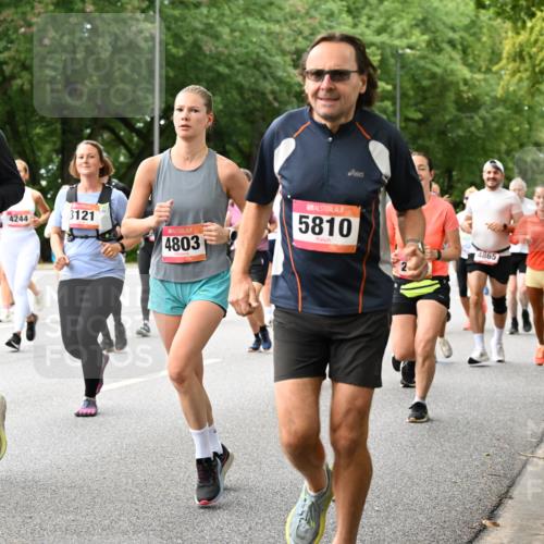 06.09.2026 - CURREX Alsterlauf Dr. Thomas Lammeyer http://msf.ph/oto/10115898 06.09.2026 09:11:47 Laufen 165, 4244, 3121, 4803, 5810, 2, 4865 meine-sportfotos.de
