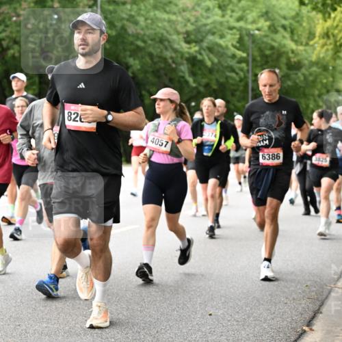 06.09.2026 - CURREX Alsterlauf Dr. Thomas Lammeyer http://msf.ph/oto/10115949 06.09.2026 09:11:55 Laufen 826, 4057, 4276, 2374, 6386, 825 meine-sportfotos.de
