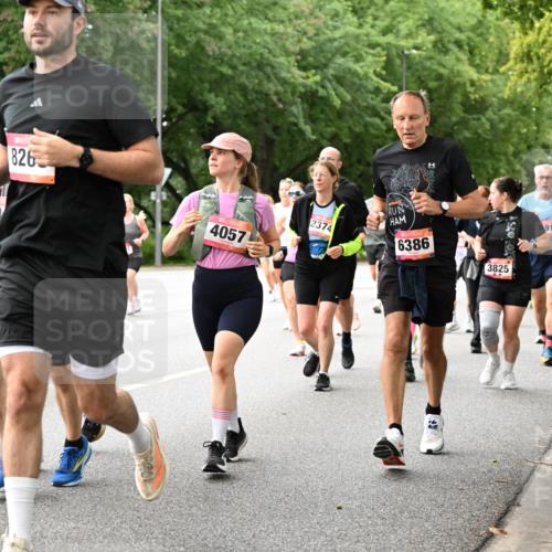 06.09.2026 - CURREX Alsterlauf Dr. Thomas Lammeyer http://msf.ph/oto/10115950 06.09.2026 09:11:55 Laufen 873, 49, 4276, 826, 4057, 2374, 6386, 3825, 916 meine-sportfotos.de