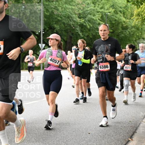 06.09.2026 - CURREX Alsterlauf Dr. Thomas Lammeyer http://msf.ph/oto/10115951 06.09.2026 09:11:55 Laufen 76, 4949, 8265, 0701, 4057, 6386, 3825, 916 meine-sportfotos.de