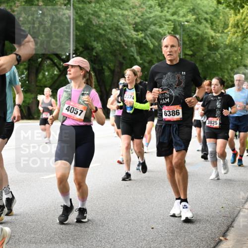 06.09.2026 - CURREX Alsterlauf Dr. Thomas Lammeyer http://msf.ph/oto/10115952 06.09.2026 09:11:56 Laufen 8265, 4057, 2374, 6386, 3825 meine-sportfotos.de